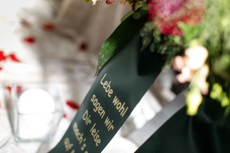 Bestattung Trauerfeier Begräbnis Urne Friedhof 13 Bestattung